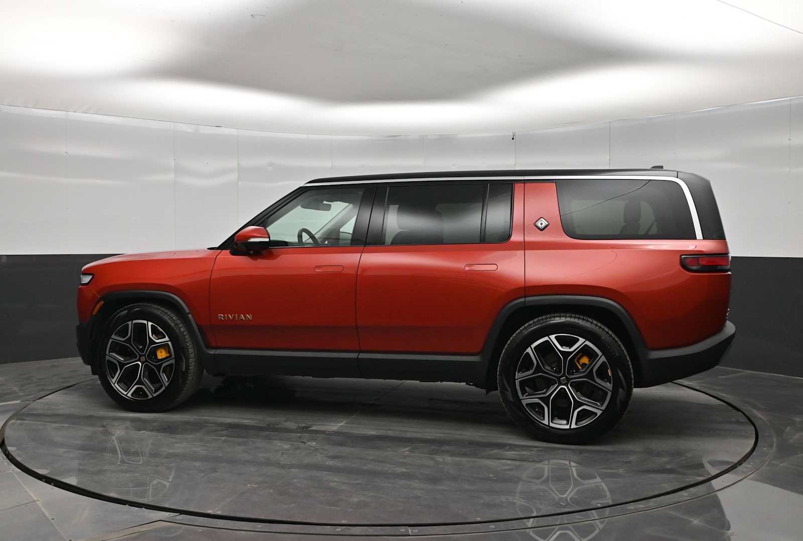 Used 2023 Rivian R1S Adventure Quad AWD/4WD image 5