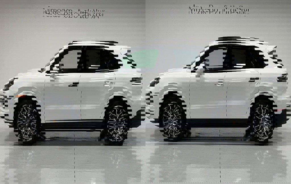 Used 2022 Porsche Cayenne S image 2