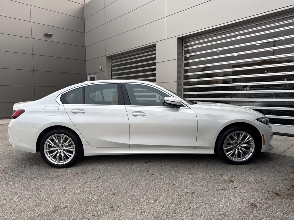 Used 2024 BMW 330i xDrive Sedan w/ Premium Package AWD/4WD image 7