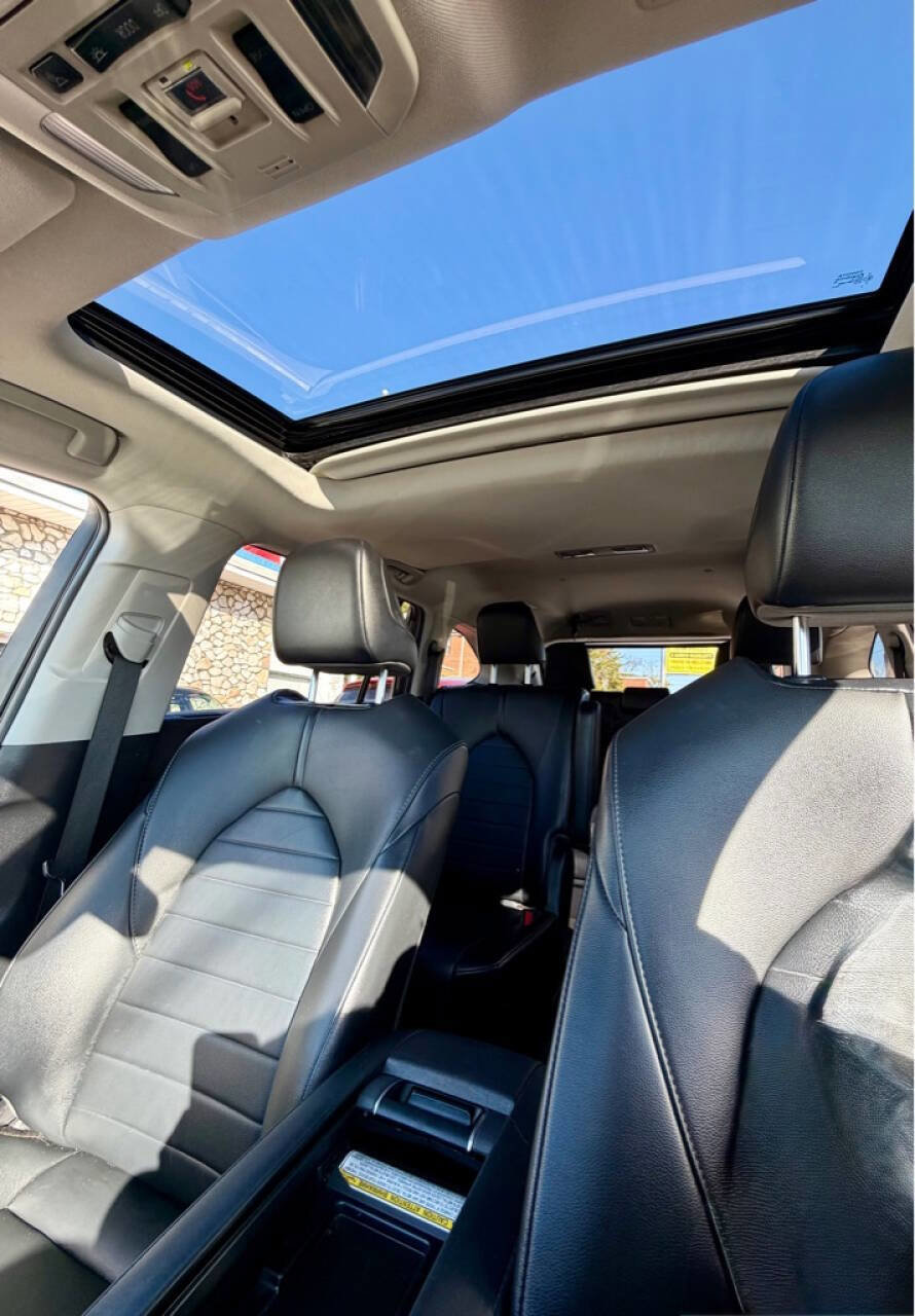 Used 2021 Toyota Highlander XLE AWD/4WD image 10
