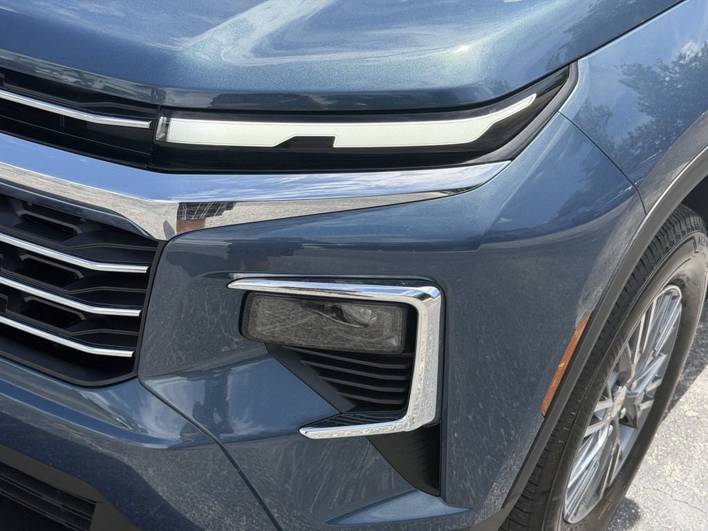 Used 2026 Chevrolet Traverse LT FWD image 10