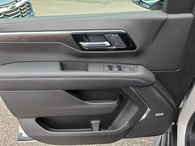 New 2025 Chevrolet Suburban Premier image 15