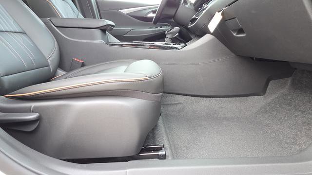 New 2026 Buick Envista Avenir image 17