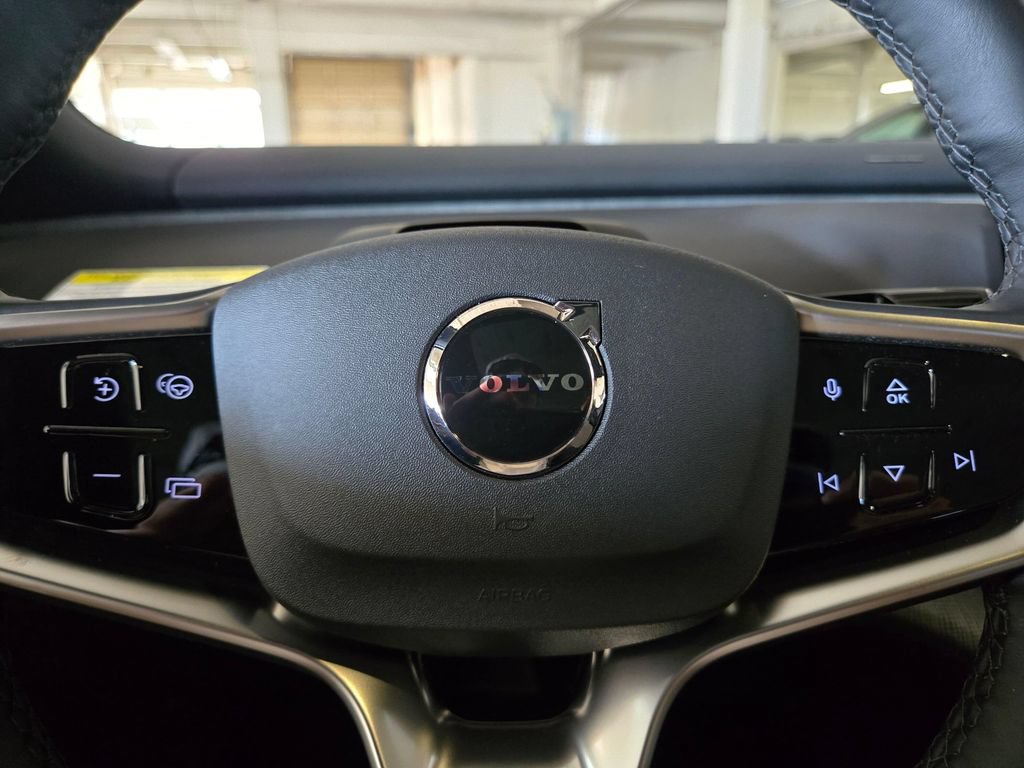 Certified 2025 Volvo EX30 Ultra AWD/4WD image 23