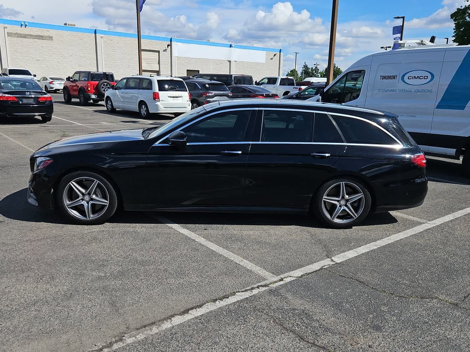 Used 2017 Mercedes-Benz E 400 4MATIC Wagon image 5