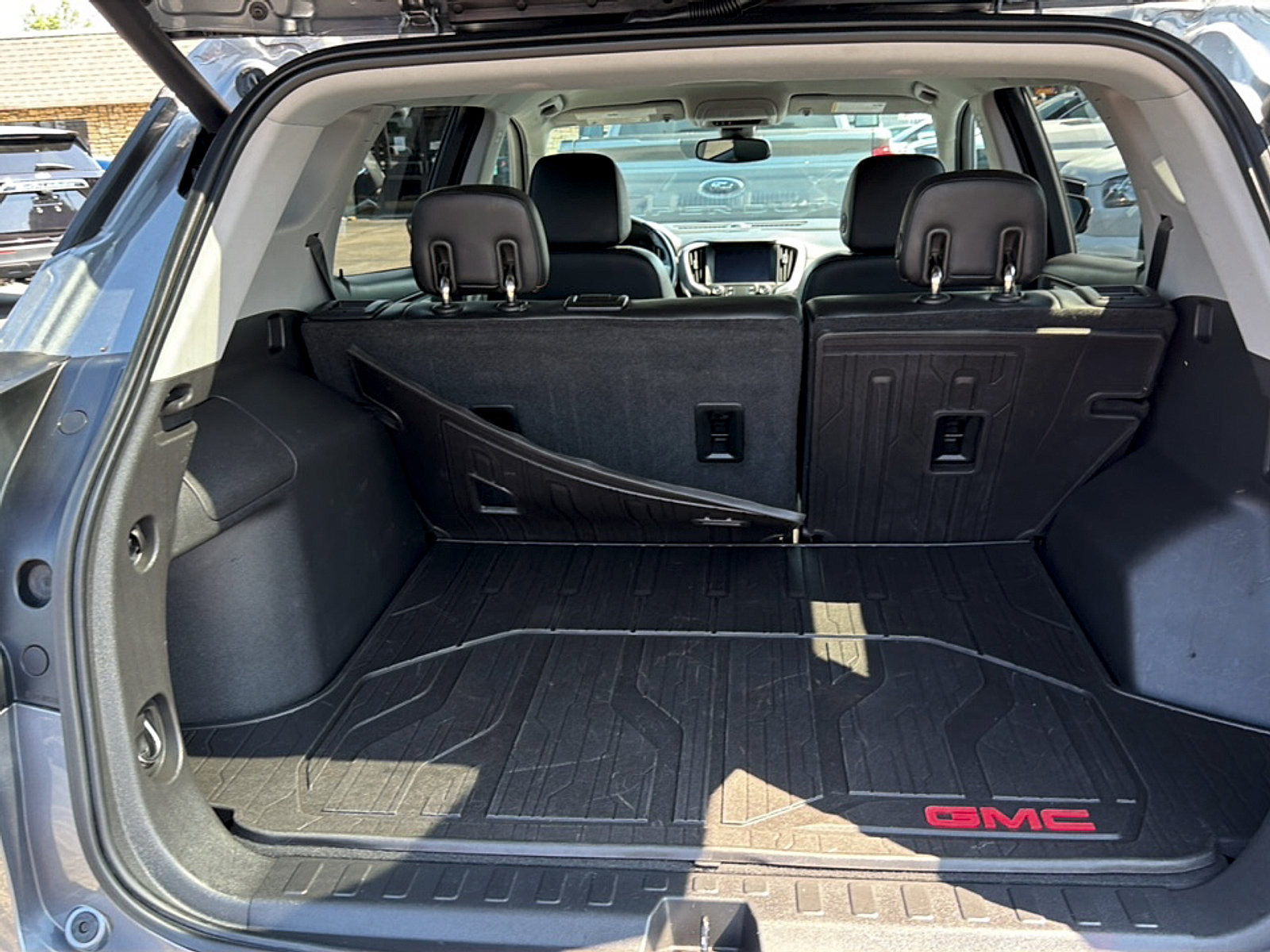 Used 2020 GMC Terrain SLT w/ Preferred Package AWD/4WD image 9