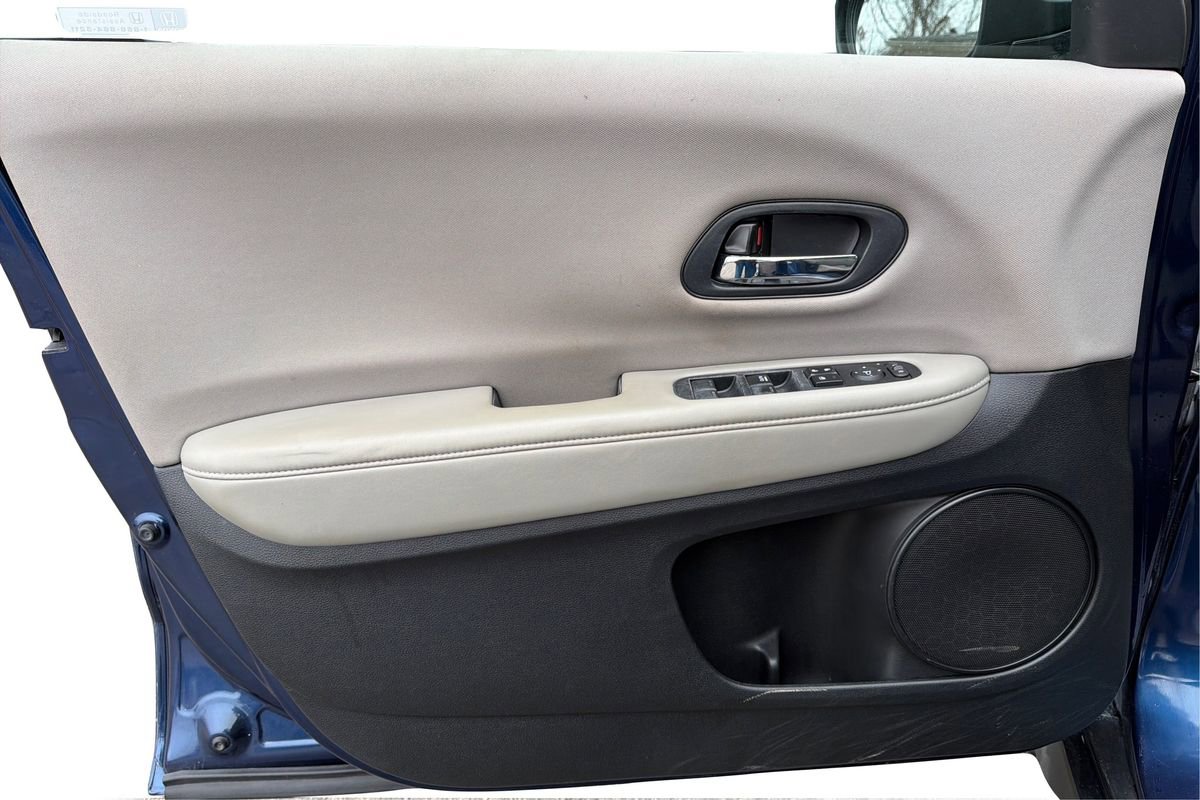 Used 2017 Honda HR-V LX image 18