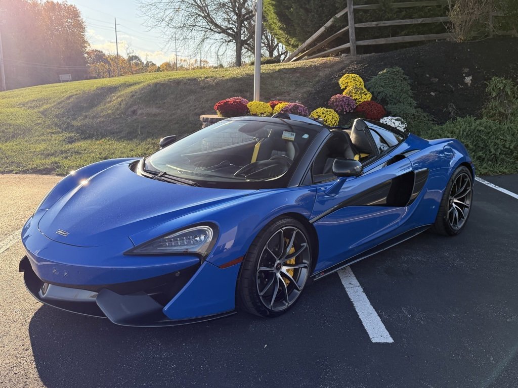 Used 2018 McLaren 570S Spider image 1