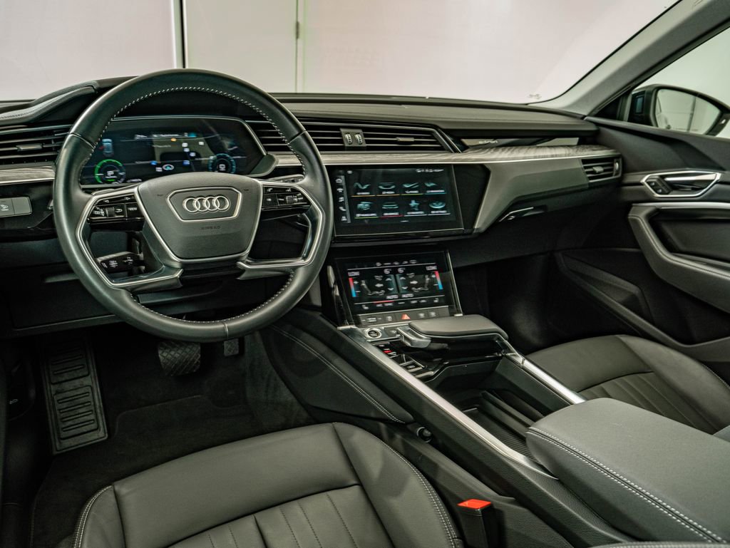 Used 2021 Audi e-tron Premium w/ Convenience Plus Package AWD/4WD image 29