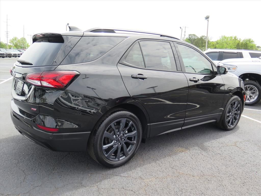 Used 2024 Chevrolet Equinox RS w/ RS Leather Package FWD image 3