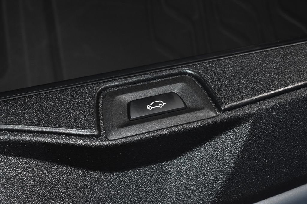 Certified 2025 BMW X5 M60i AWD/4WD image 32