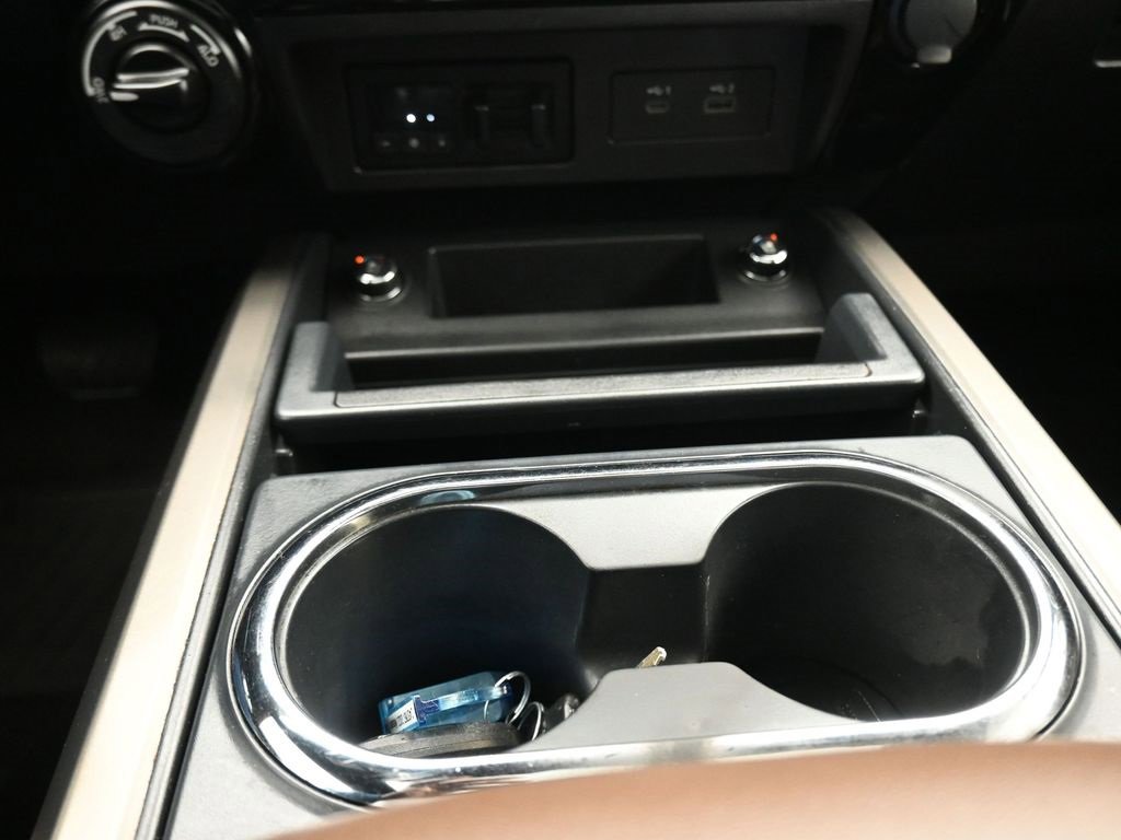 Used 2021 Nissan Titan Platinum Reserve w/ Moonroof Package image 18