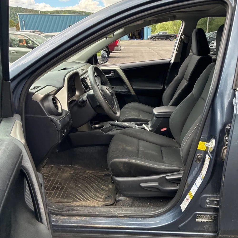 Used 2014 Toyota RAV4 XLE AWD/4WD image 22