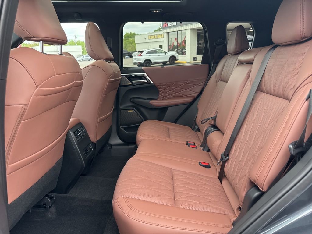 Used 2026 Mitsubishi Outlander SEL image 37