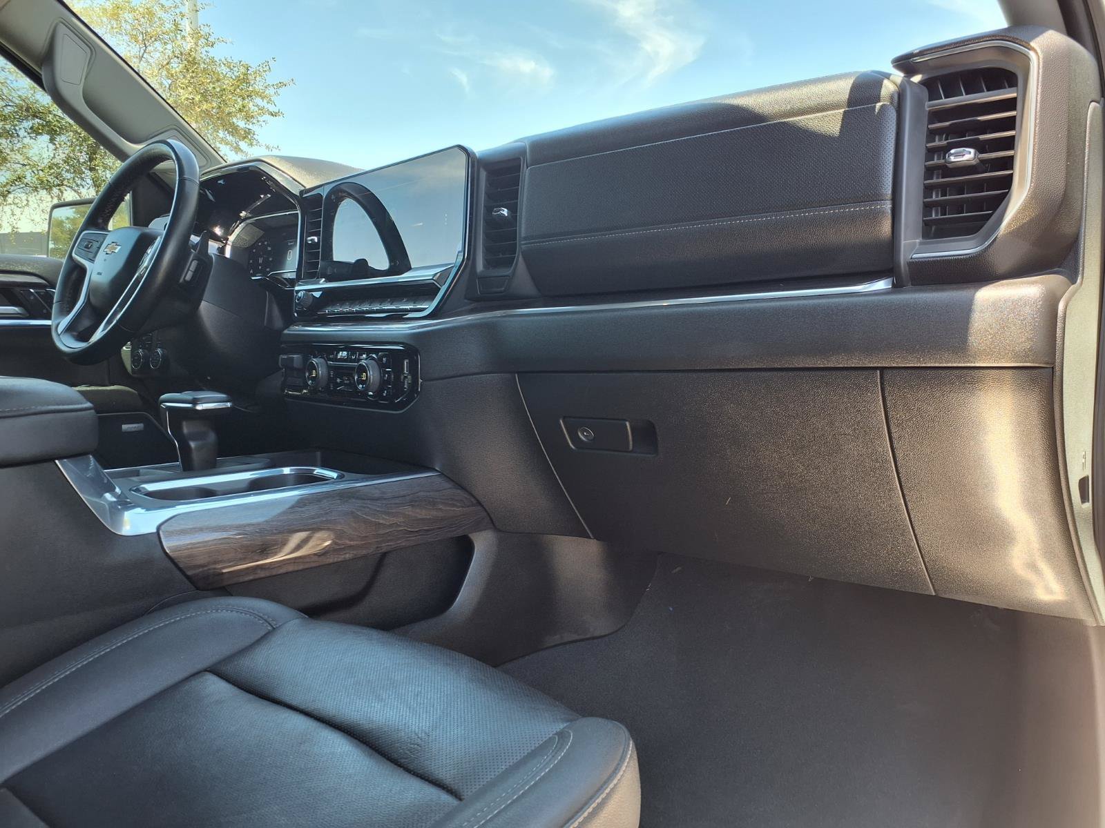Used 2023 Chevrolet Silverado 1500 LTZ AWD/4WD image 12
