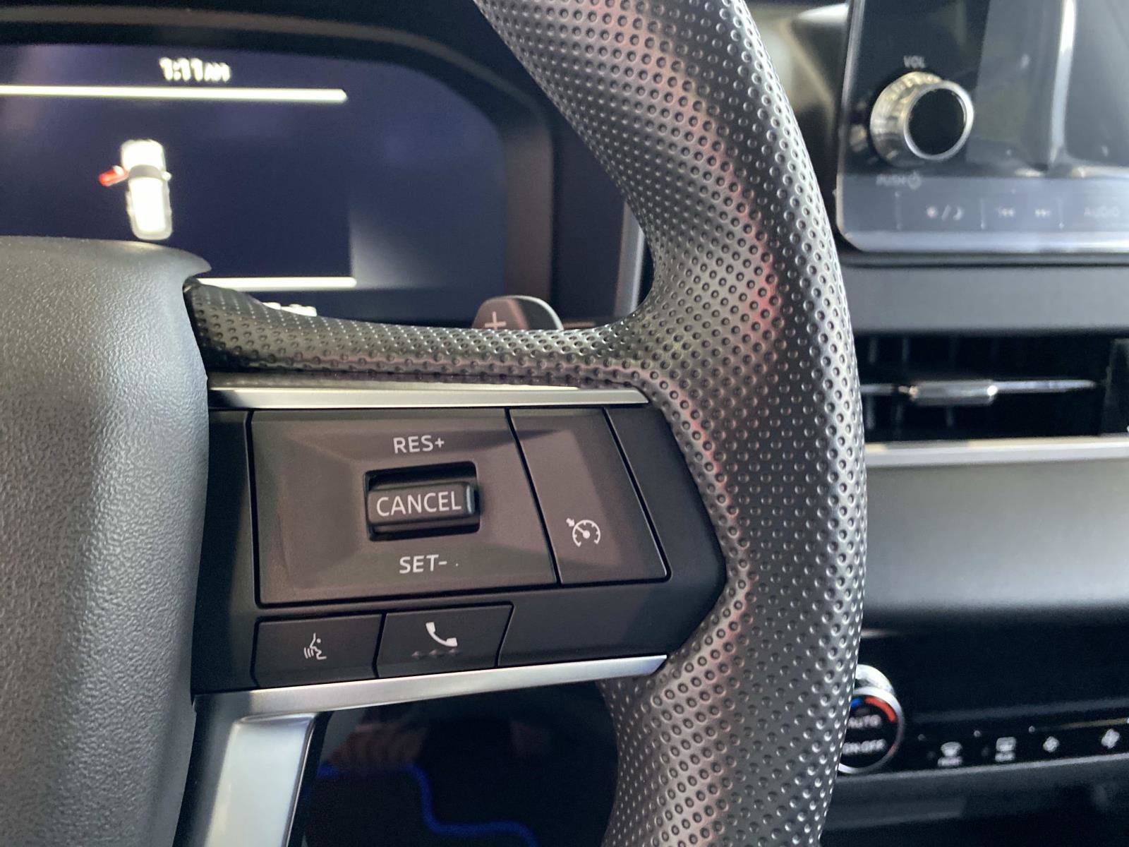 New 2025 Mitsubishi Outlander ES image 13