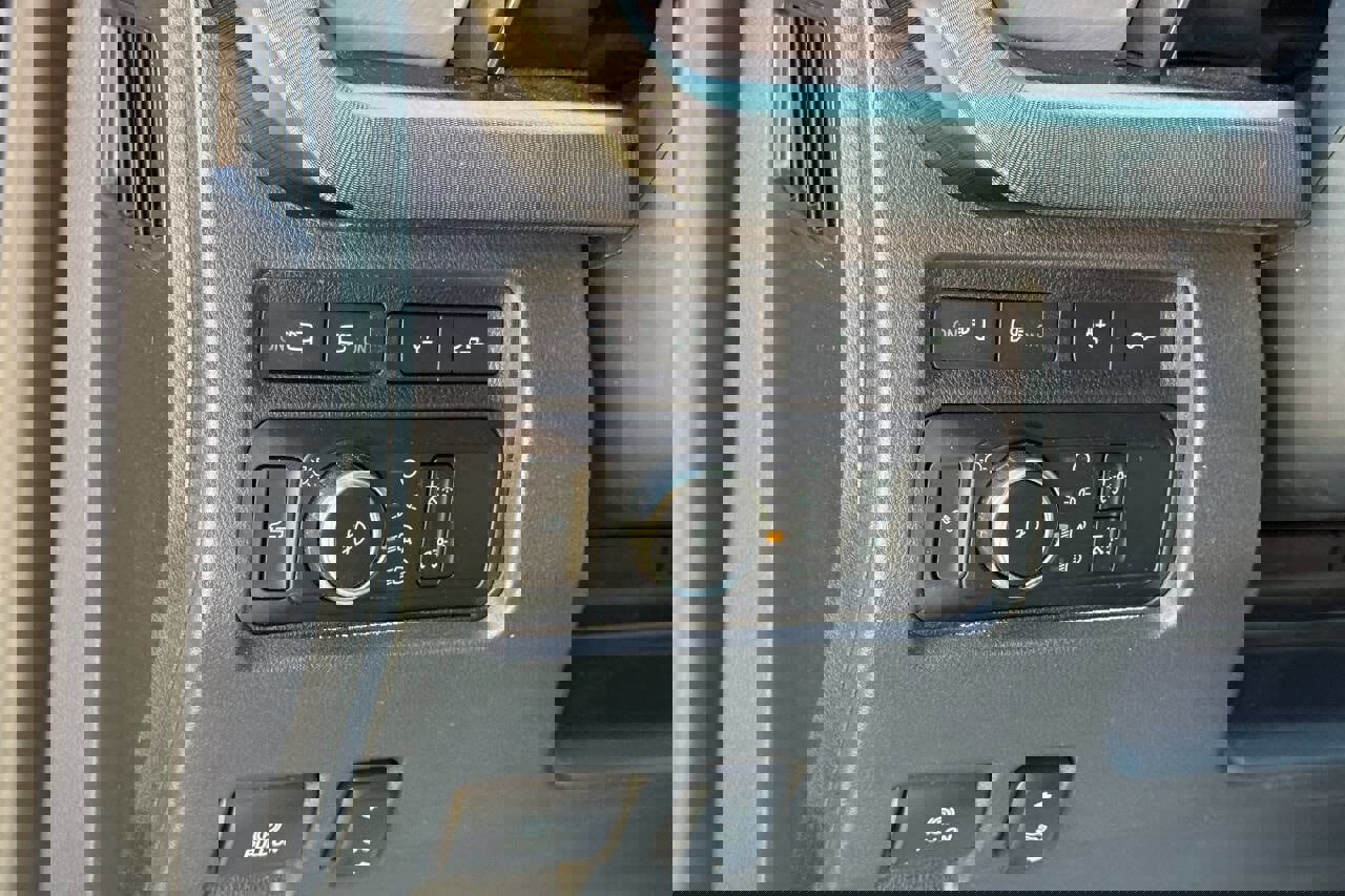 Used 2024 Ford F250 Platinum image 23