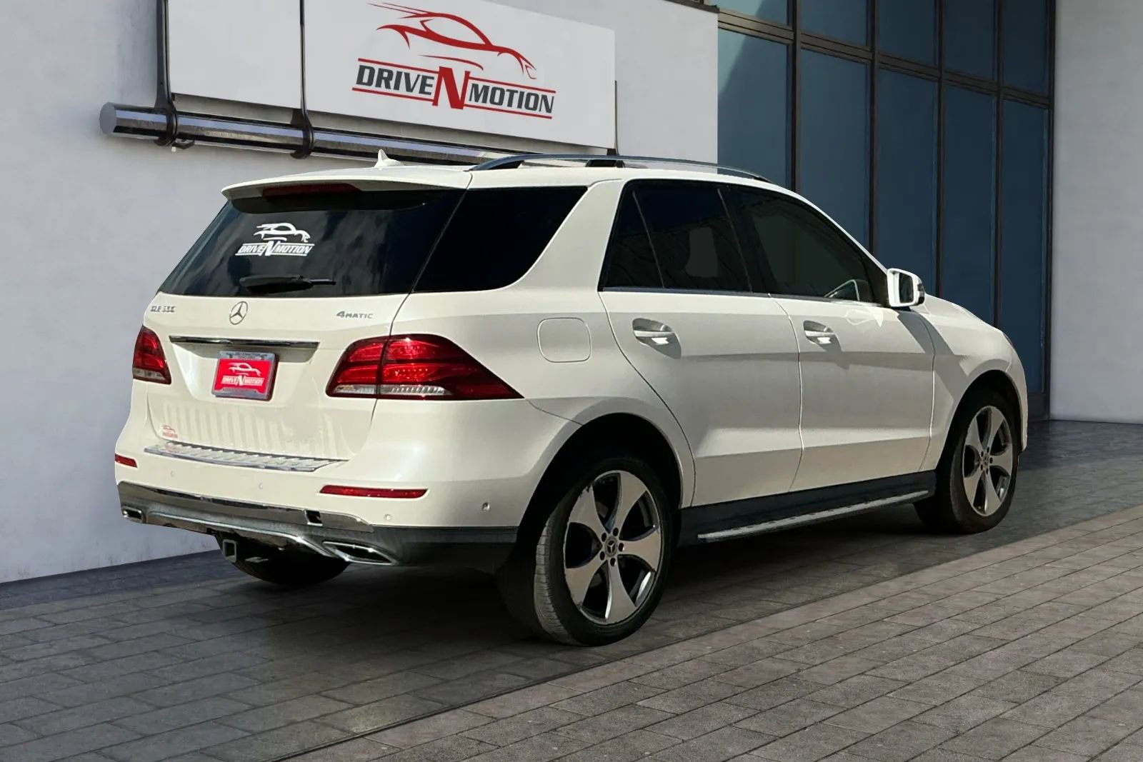 Used 2017 Mercedes-Benz GLE 350 4MATIC image 4