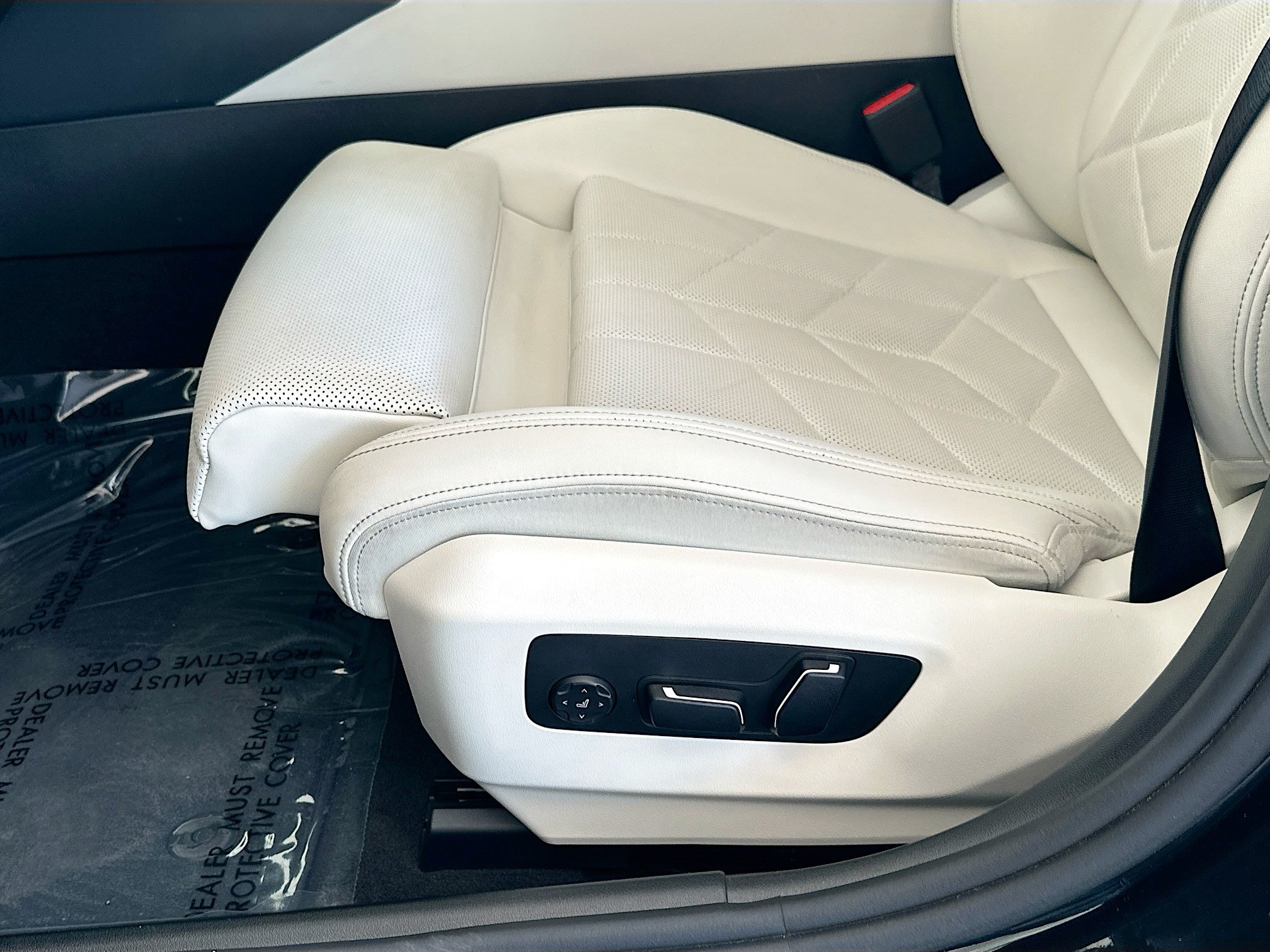 Certified 2024 BMW 530i w/ Convenience Package RWD image 17