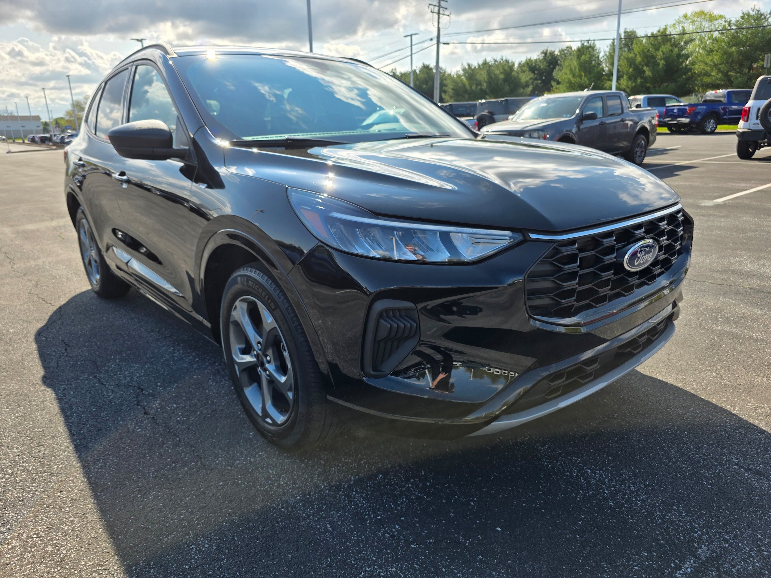 Certified 2024 Ford Escape ST-Line w/ Tech Pack #1 AWD/4WD image 7