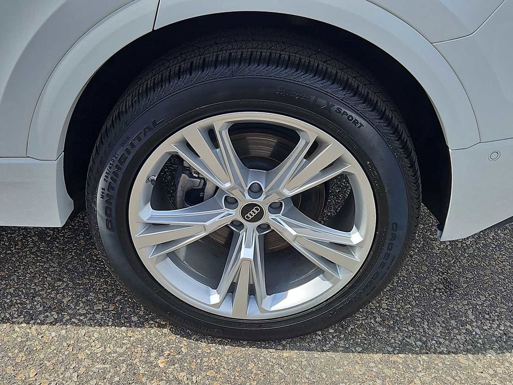 Certified 2023 Audi Q8 Premium Plus w/ Premium Plus Package AWD/4WD image 3
