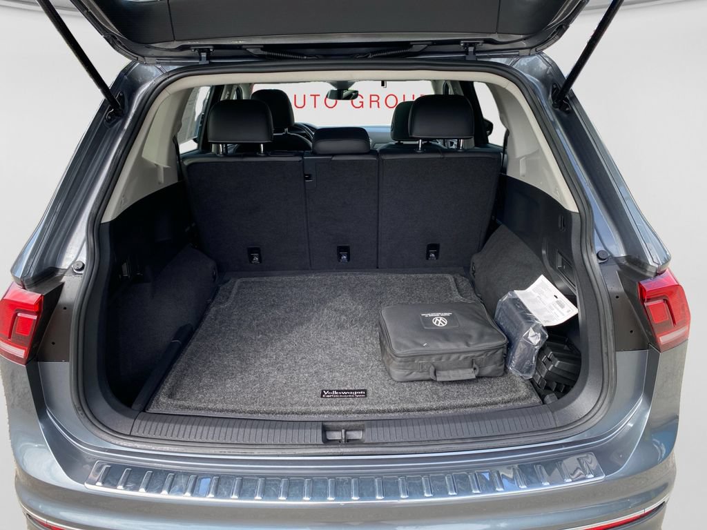 Used 2023 Volkswagen Tiguan SE AWD/4WD image 15