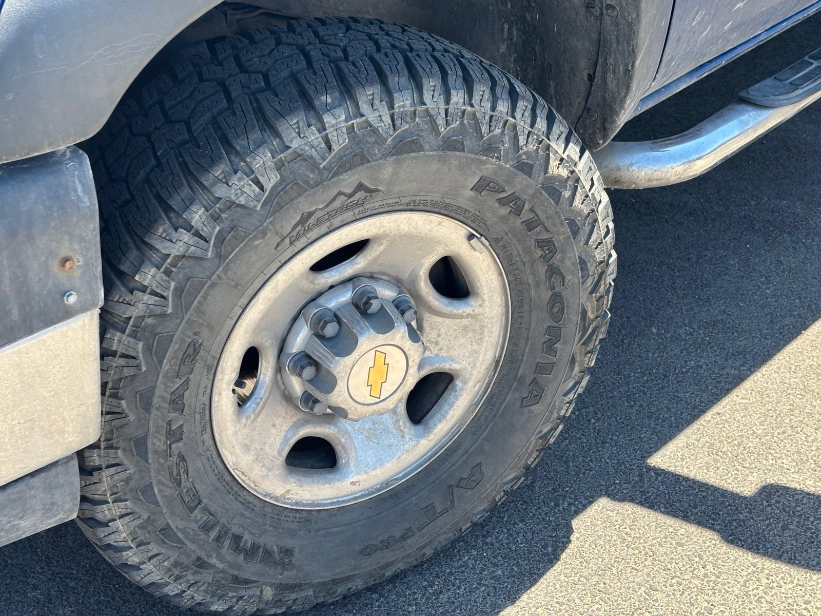 Used 2004 Chevrolet Silverado 2500 LS w/ Skid Plate Package AWD/4WD image 9