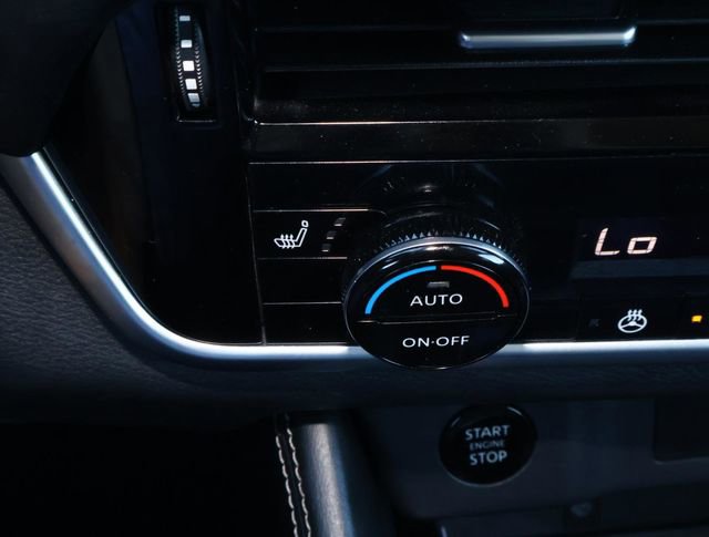 Used 2024 Nissan Rogue Platinum image 29