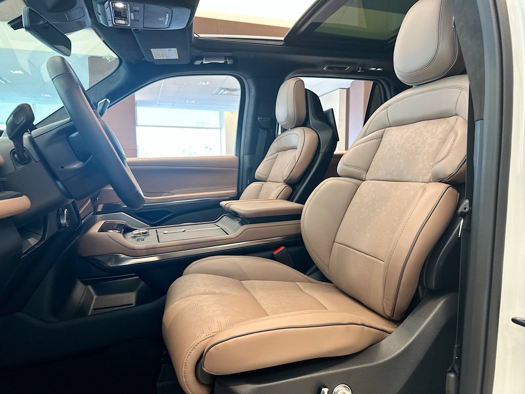 New 2027 Lincoln Navigator L Black Label AWD/4WD image 8