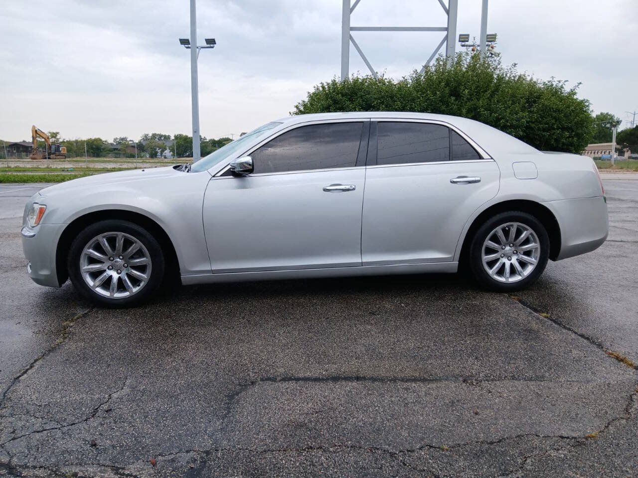 Used 2012 Chrysler 300 Limited RWD image 4