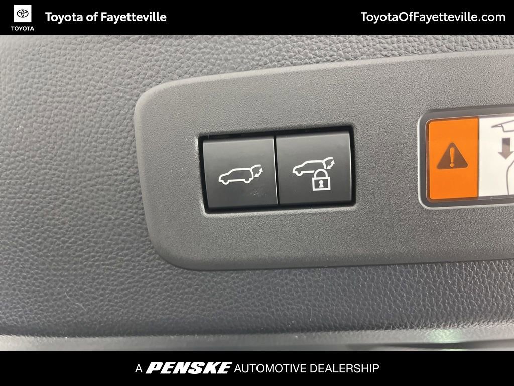 Used 2026 Lexus GX 550 w/ Cold Area Package image 13