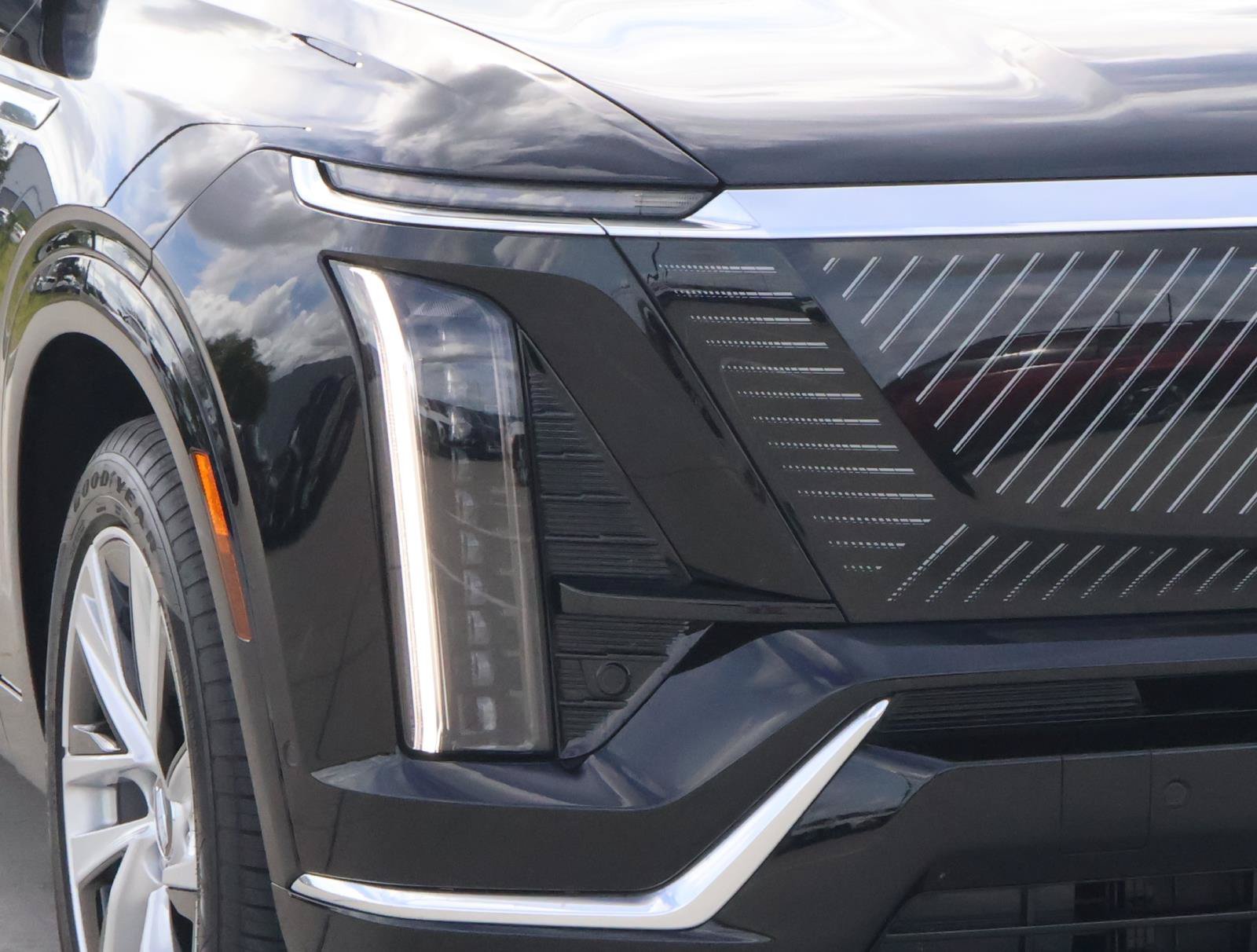 Certified 2027 Cadillac Vistiq Luxury AWD/4WD image 9