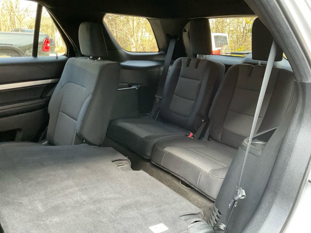 Used 2018 Ford Explorer XLT image 26