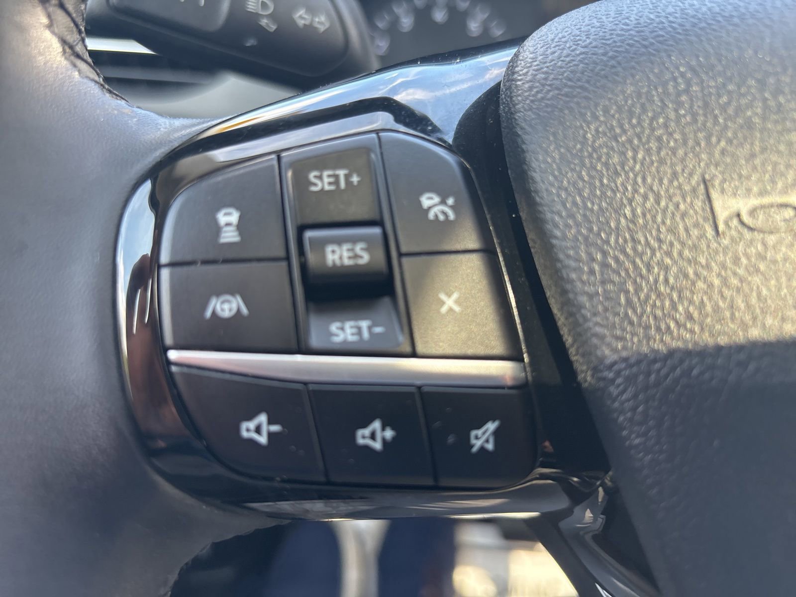 Used 2022 Ford Escape SEL image 13