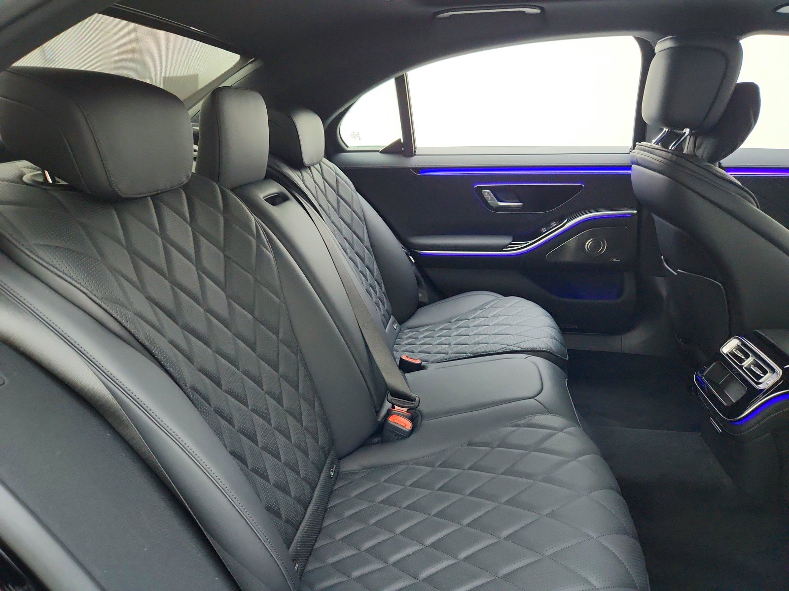 New 2026 Mercedes-Benz S 580e 4MATIC Sedan image 21