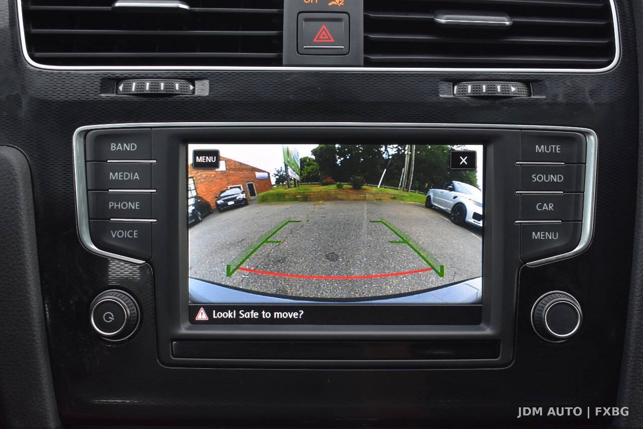 Used 2017 Volkswagen GTI SE FWD image 23