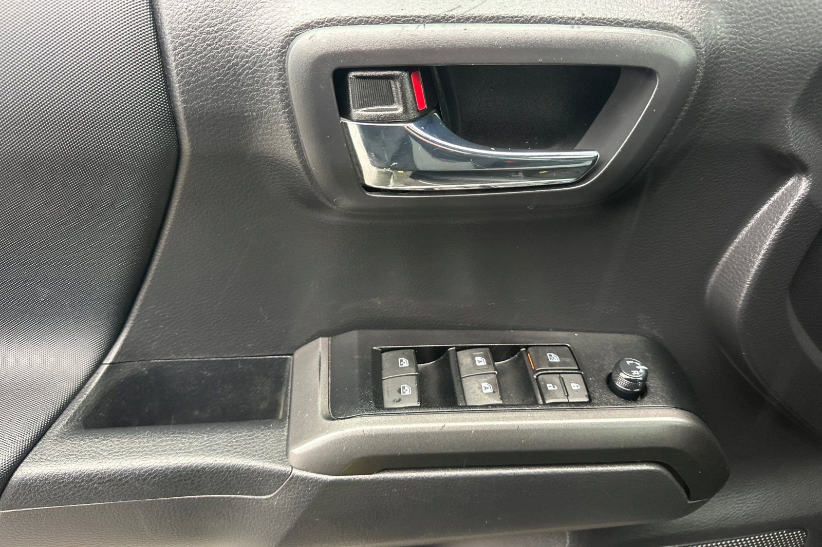 Used 2023 Toyota Tacoma TRD Sport image 11