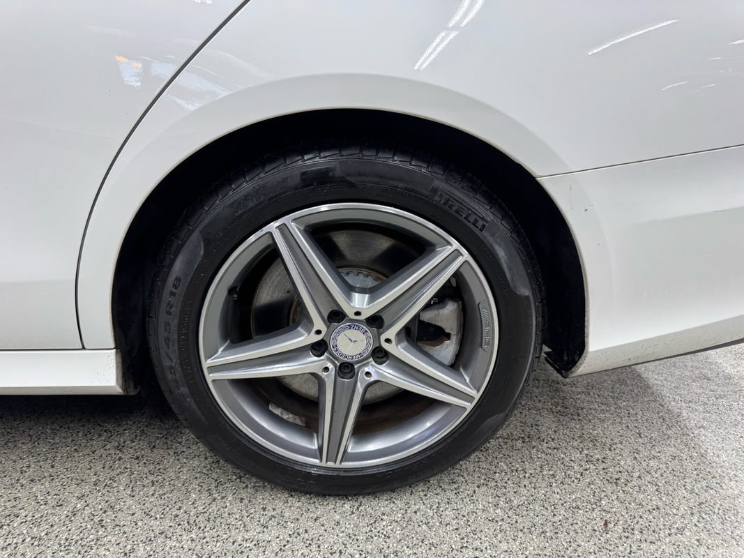 Used 2017 Mercedes-Benz E 400 4MATIC Wagon image 40