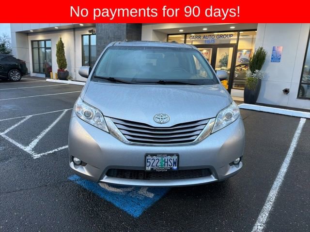 Used 2015 Toyota Sienna XLE w/ XLE Navigation Package image 2