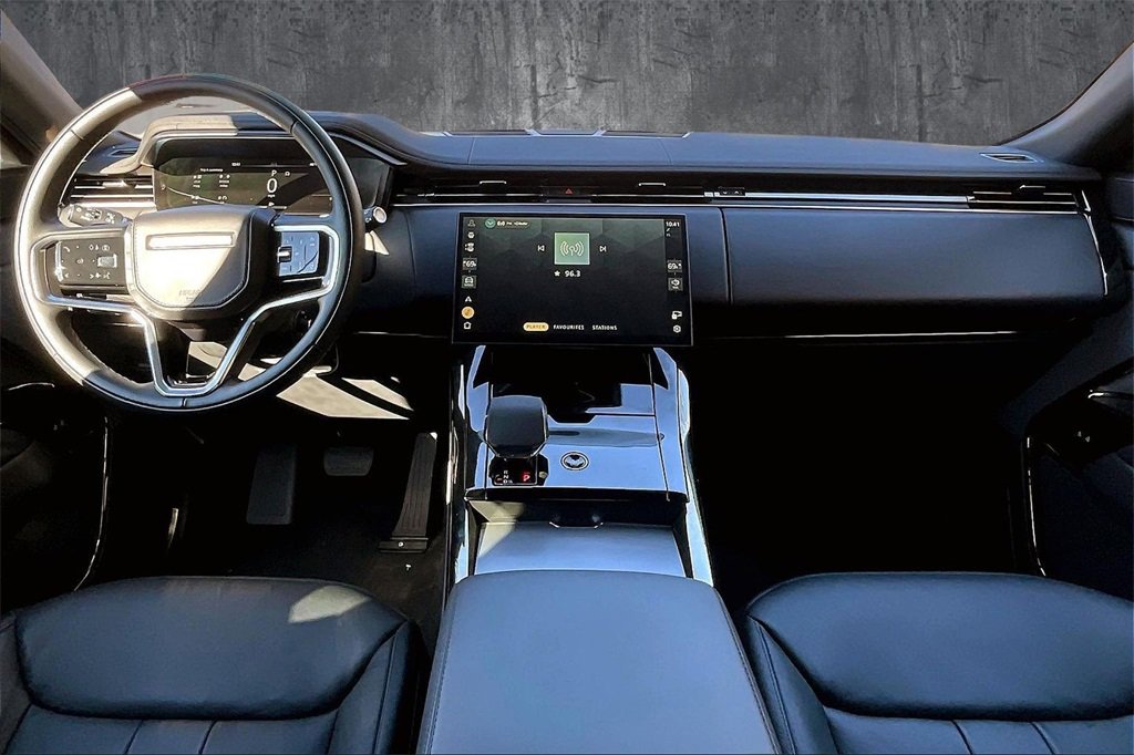 Used 2025 Land Rover Range Rover Sport image 7