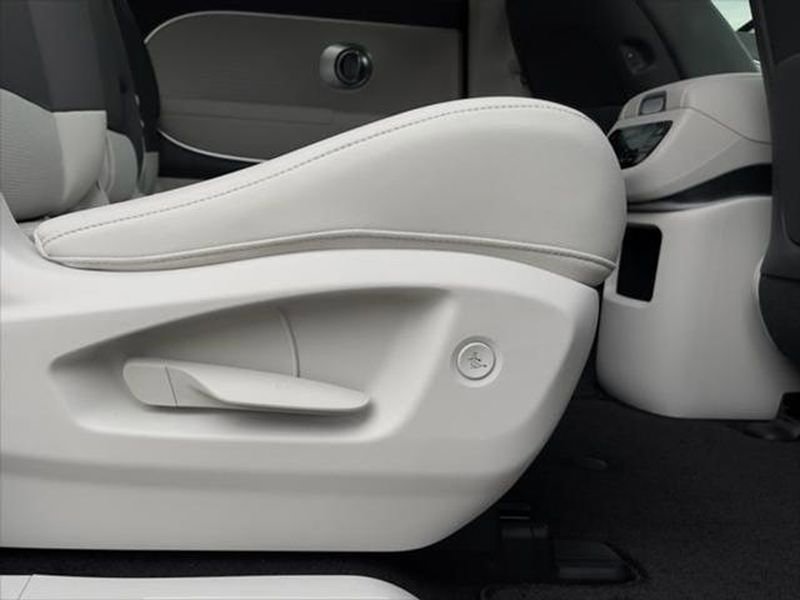 New 2026 Hyundai Ioniq 9 SEL image 17