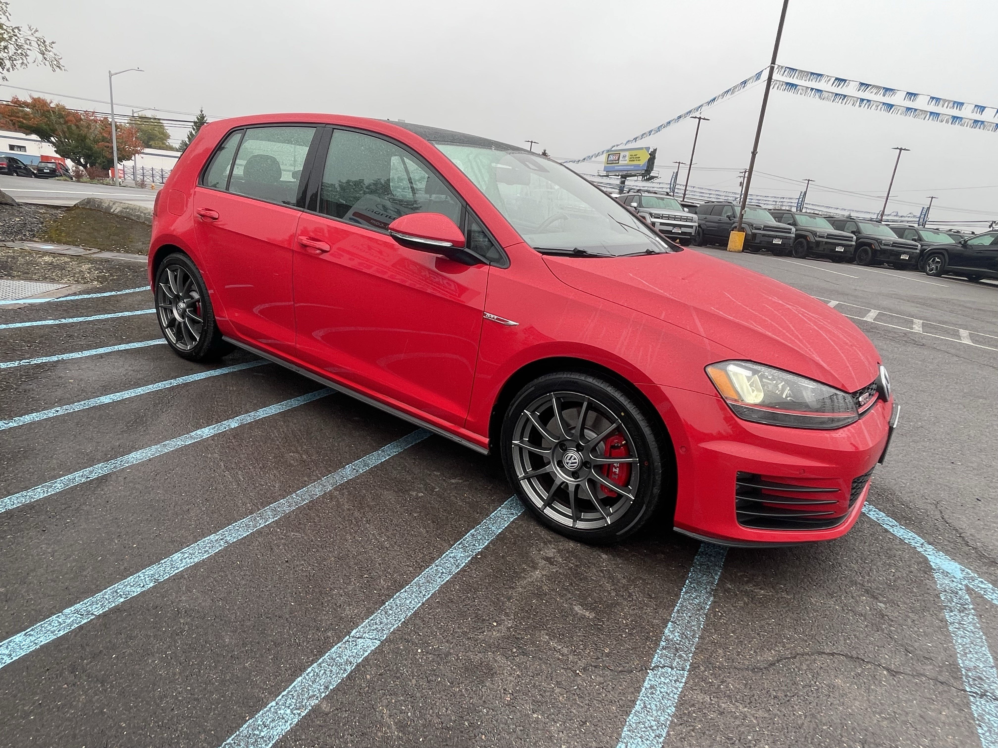 Used 2016 Volkswagen GTI SE w/ Driver Assistance Package FWD image 7