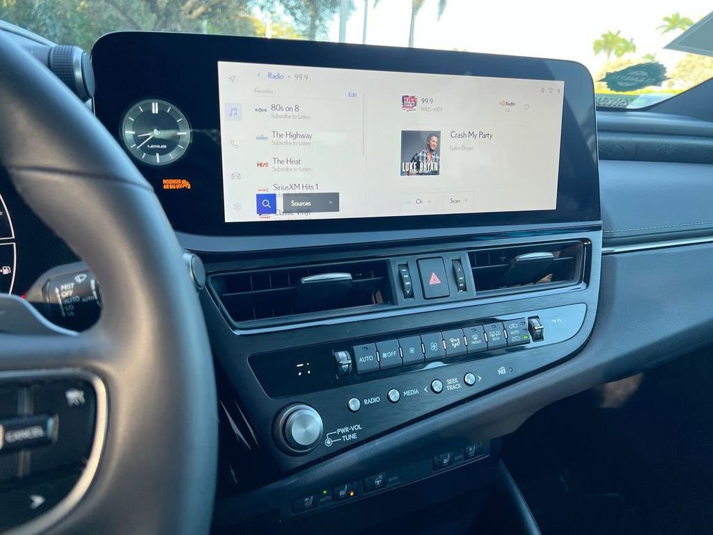 Certified 2023 Lexus ES 350 w/ Premium Package image 15