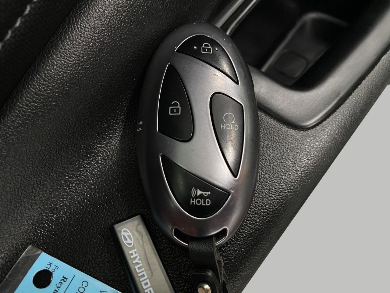 Used 2025 Hyundai Elantra SEL image 33