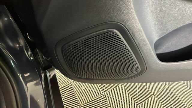 Used 2025 Hyundai Venue Limited FWD image 31