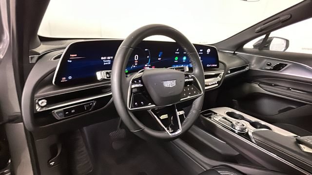 Used 2024 Cadillac Lyriq Tech RWD image 13