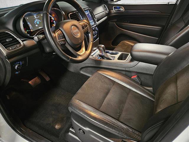 Used 2021 Jeep Grand Cherokee Laredo X AWD/4WD image 9