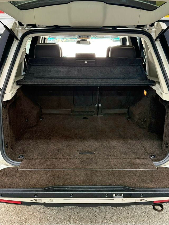 Used 2010 Land Rover Range Rover HSE AWD/4WD image 35