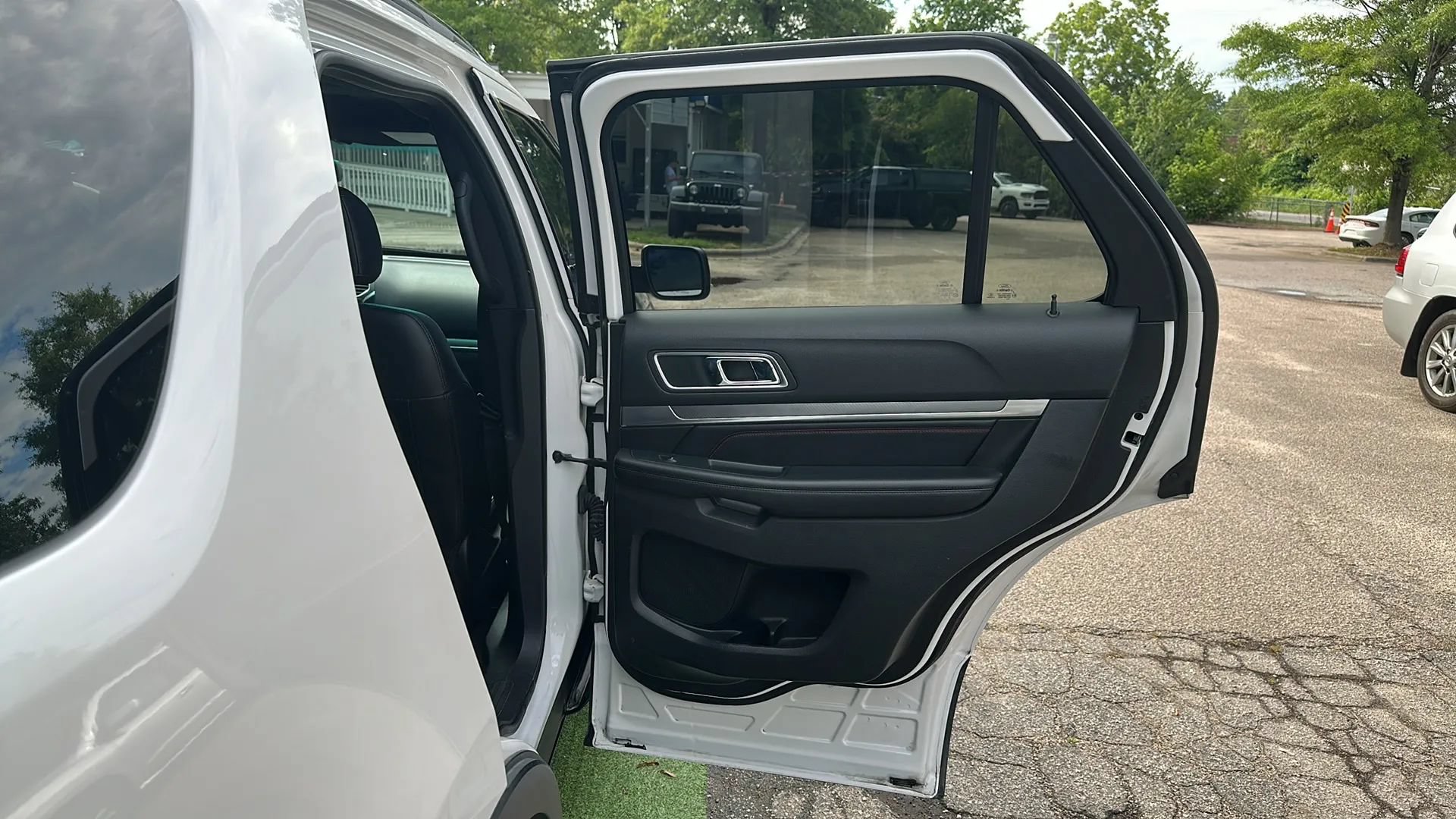 Used 2016 Ford Explorer Sport w/ Equipment Group 401A AWD/4WD image 23