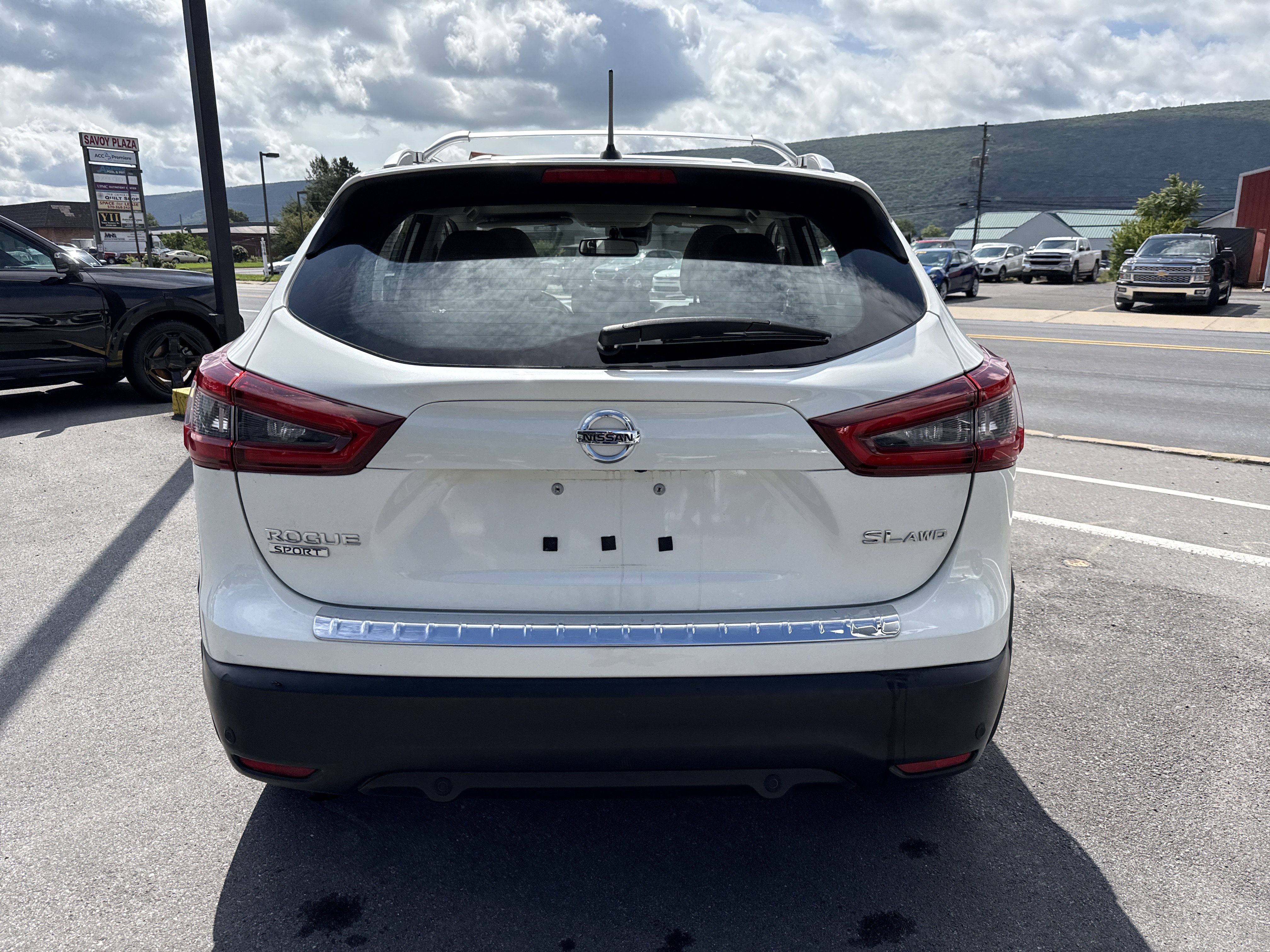 Used 2020 Nissan Rogue Sport SL w/ Premium Package AWD/4WD image 4